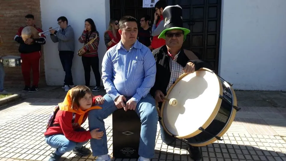 Foto 4 - Asprodes festeja con gran jolgorio la llegada del Carnaval  