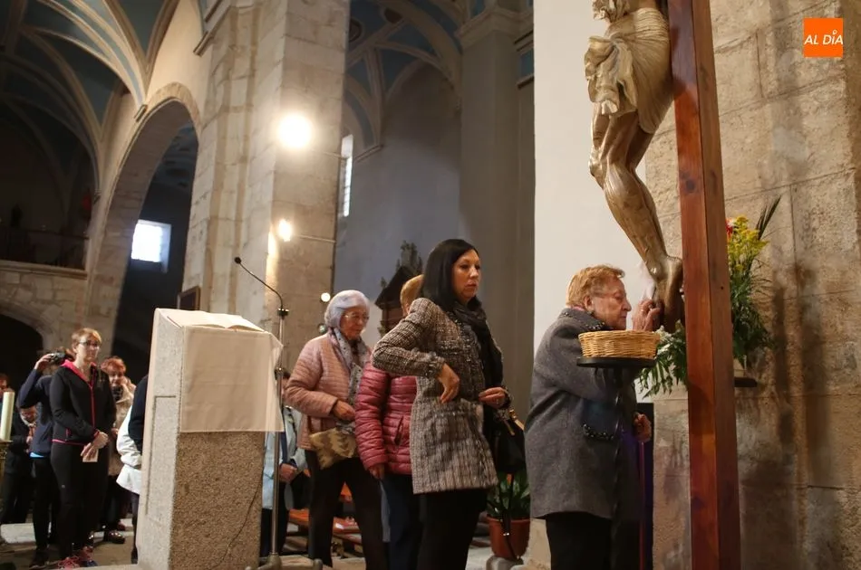Foto 8 - Besapi&eacute;s del Cristo de la Salud