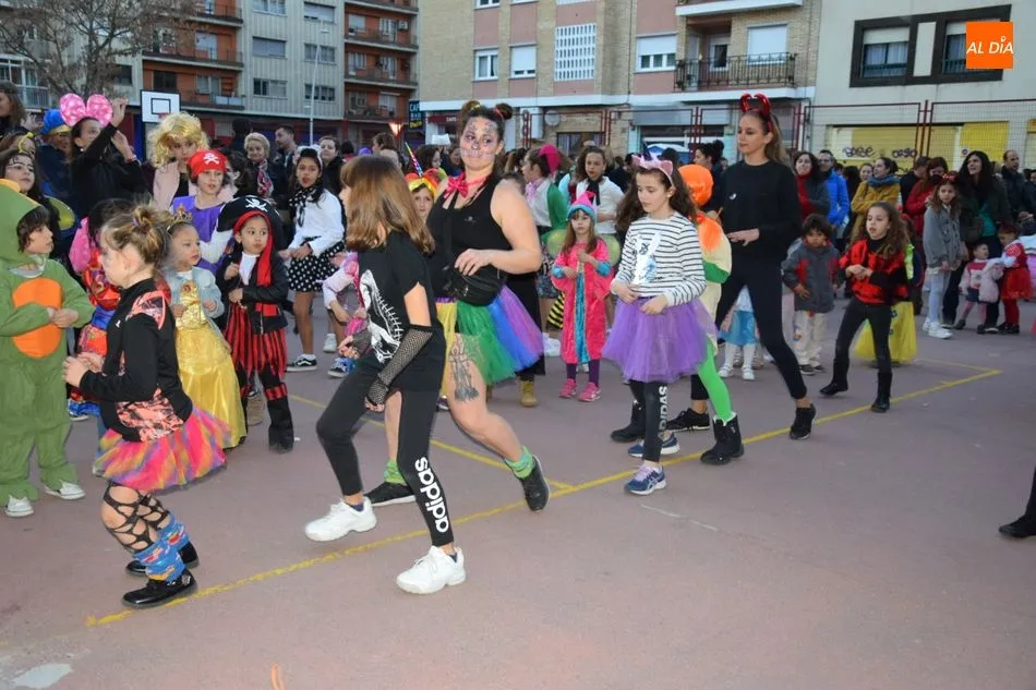 Foto 5 - El Colegio Padre Manj&oacute;n vive una divertida y colorida fiesta de Carnaval