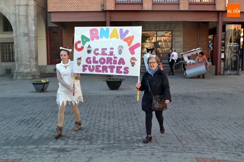 Foto 7 - El Carnaval llega en forma de original desfile al CEIP Gloria Fuertes