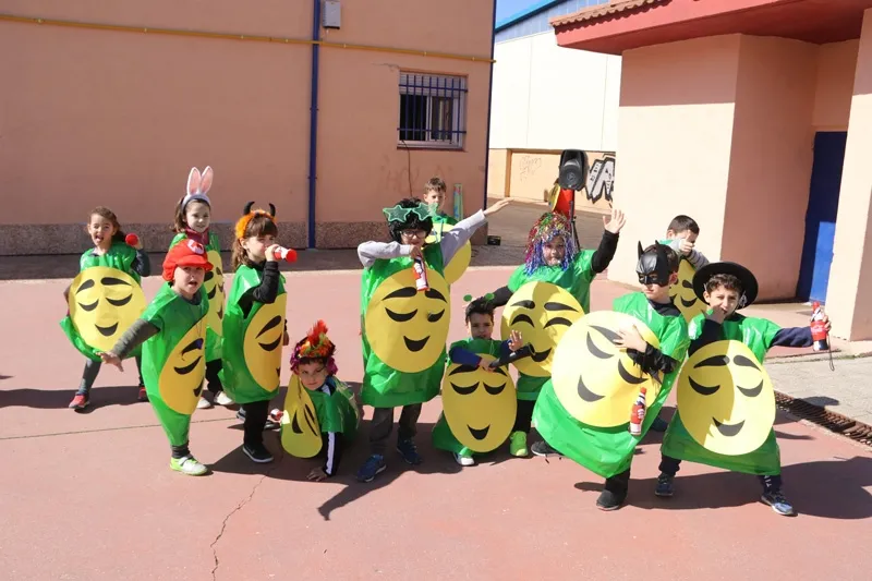 Foto 4 - El Colegio Severiano Montero lleva a las calles su divertido Carnaval
