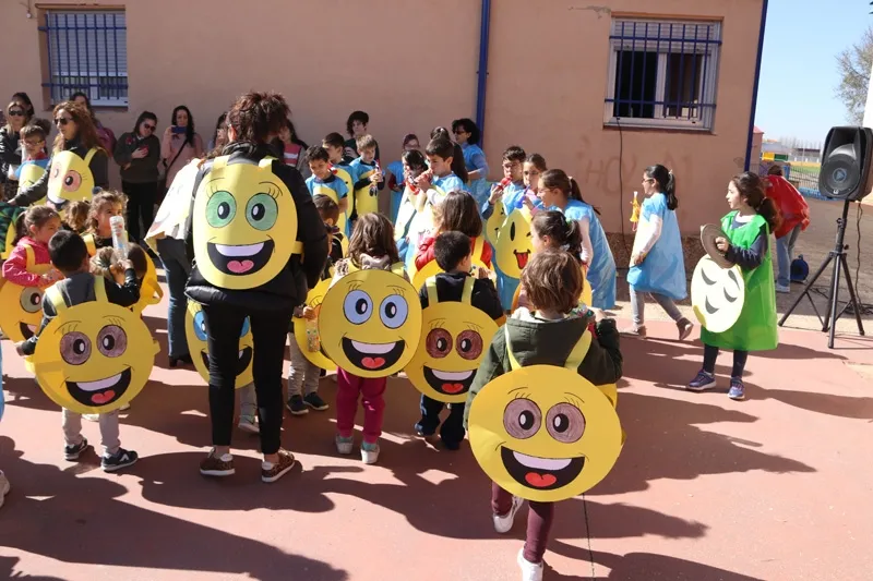 Foto 2 - El Colegio Severiano Montero lleva a las calles su divertido Carnaval
