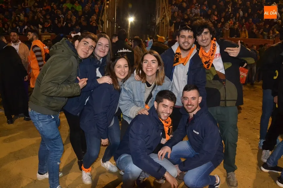 Foto 8 - La concurrid&iacute;sima primera capea nocturna se salda sin heridos pese a los momentos de peligro...