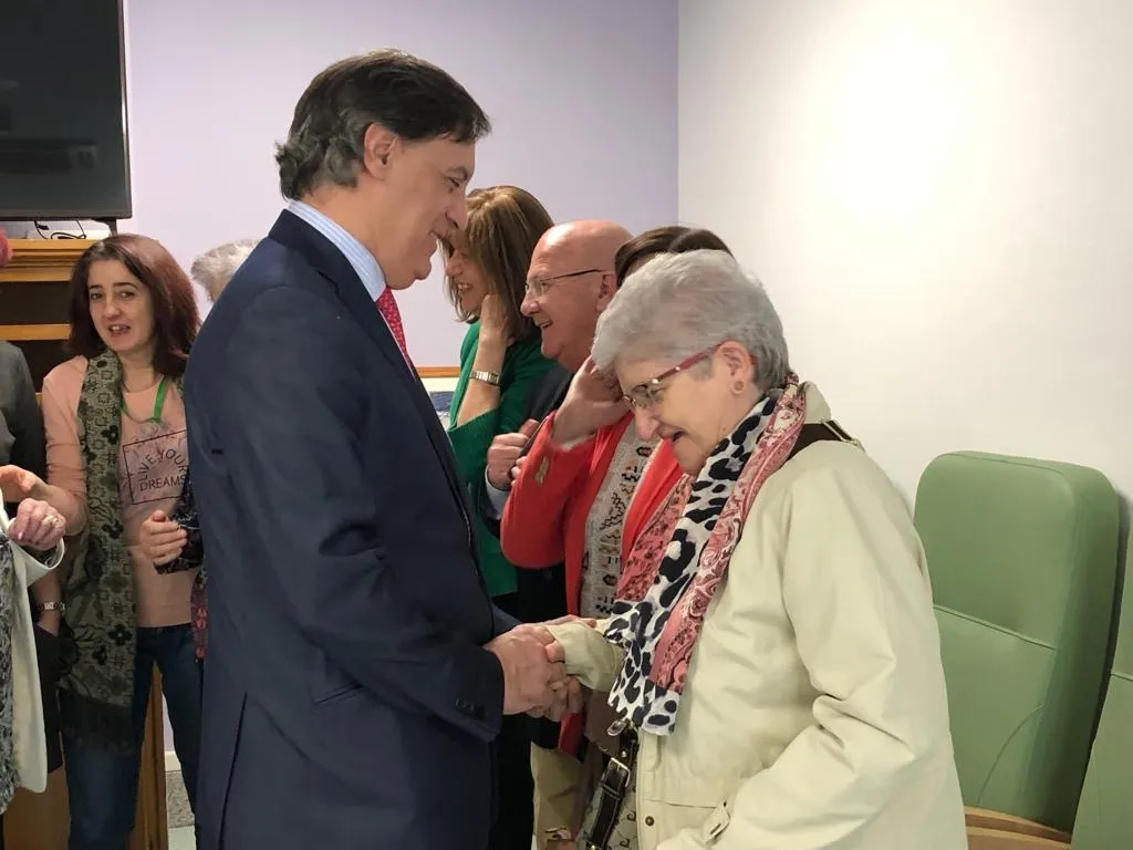Foto 3 - El Ayuntamiento mantiene su apoyo de 20.000 euros a la Asociaci&oacute;n de Familiares de Enfermos de...