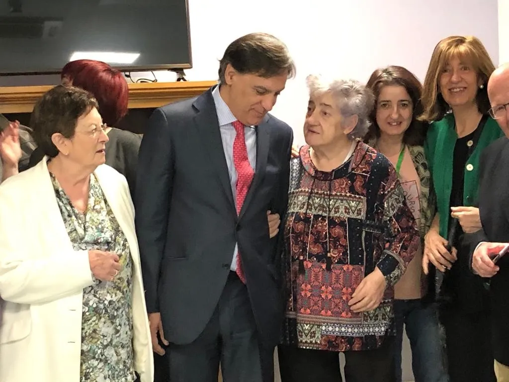 Foto 2 - El Ayuntamiento mantiene su apoyo de 20.000 euros a la Asociaci&oacute;n de Familiares de Enfermos de...
