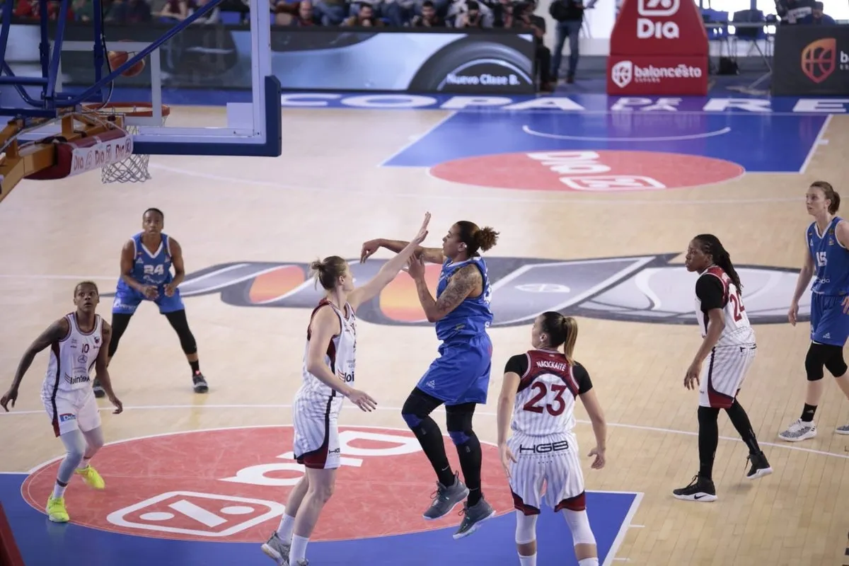 Foto 3 - Perfumer&iacute;as Avenida se planta en la final metiendo miedo frente al Gernika (74-46)
