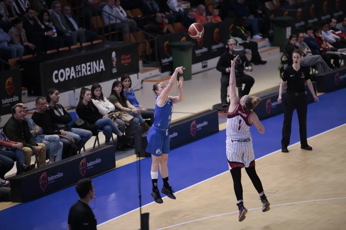 Foto 2 - Perfumer&iacute;as Avenida se planta en la final metiendo miedo frente al Gernika (74-46)