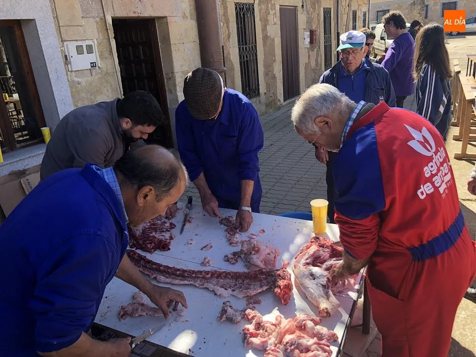 Foto 6 - La matanza de San Mu&ntilde;oz congrega a m&aacute;s de 150 personas