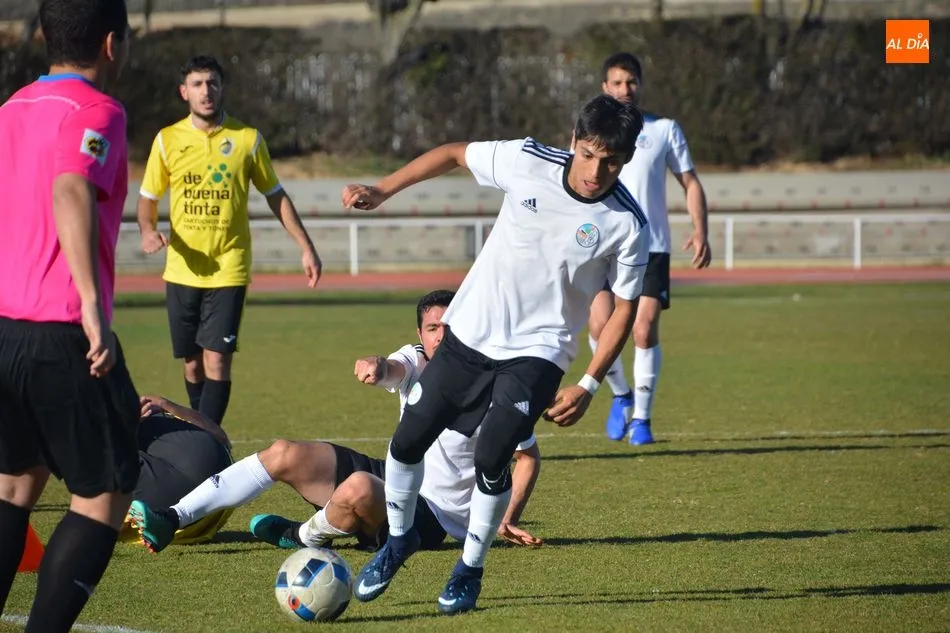 Foto 9 - El Salamanca UDS &lsquo;B&rsquo; se afianza en el liderato de la Regional de Aficionados