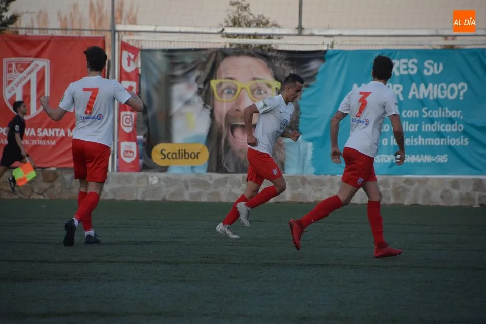 Foto 10 - El Santa Marta engancha la permanencia&nbsp;tras vencer a la Virgen del Camino (3-1)
