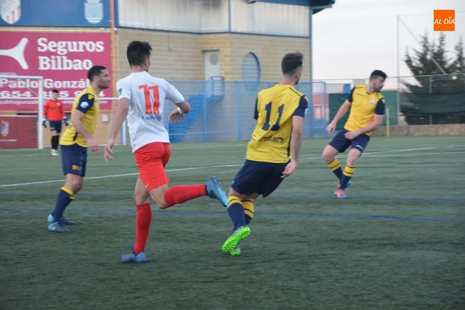 Foto 7 - El Santa Marta engancha la permanencia&nbsp;tras vencer a la Virgen del Camino (3-1)