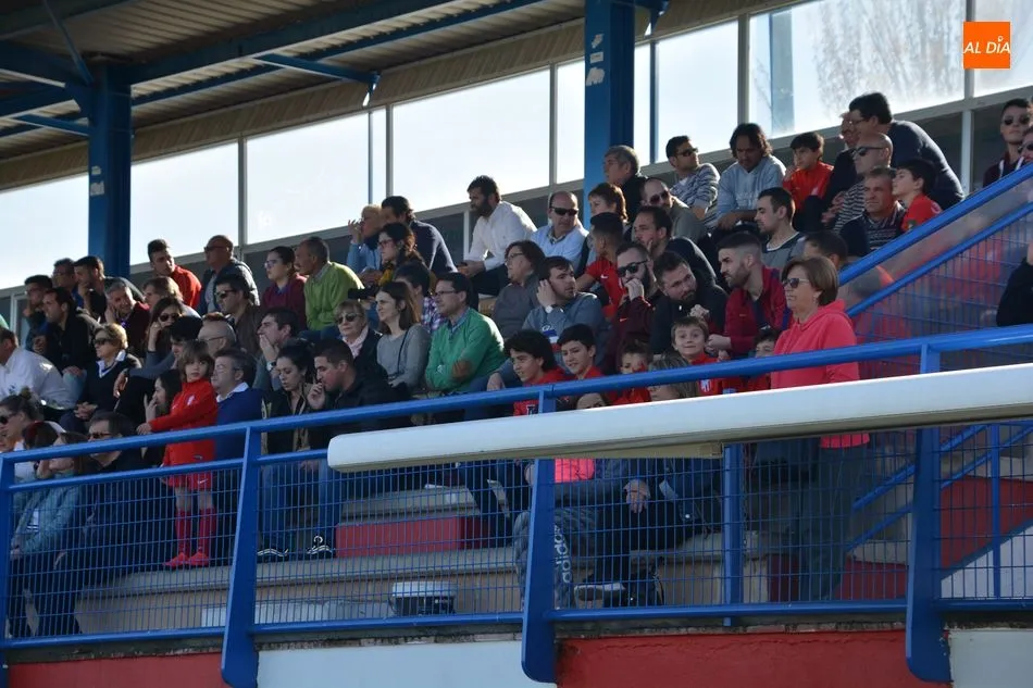 Foto 7 - El Santa Marta se topa con un muro ante el Colegio Diocesano (0-2)  