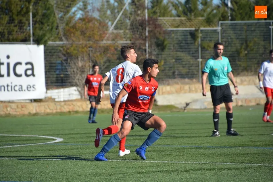 Foto 4 - El Santa Marta se topa con un muro ante el Colegio Diocesano (0-2)  