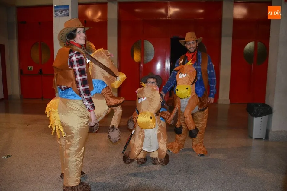Foto 4 - Animada tarde de carnaval en Villares de la Reina