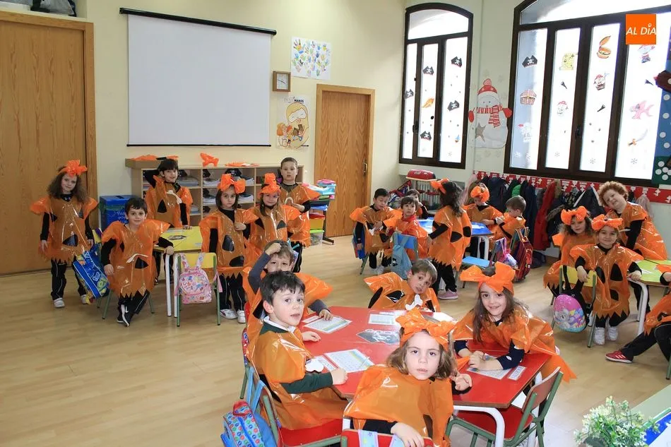 Foto 4 - Los escolares del colegio Calasanz disfrutan con el carnaval