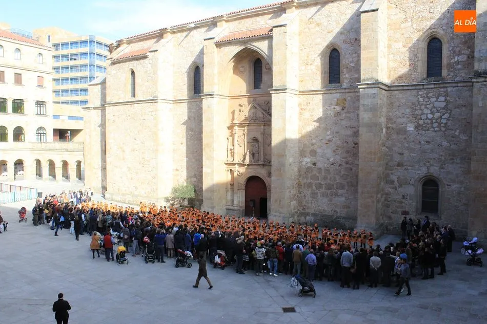 Foto 2 - Los escolares del colegio Calasanz disfrutan con el carnaval