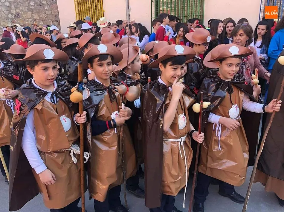El carnaval de Las Esclavas del Sagrado Corazón va de viaje hasta el parque Picasso
