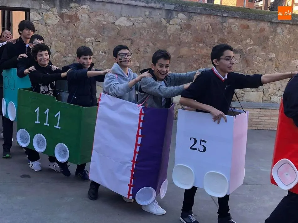 Foto 4 - El carnaval de Las Esclavas del Sagrado Coraz&oacute;n va de viaje hasta el parque Picasso