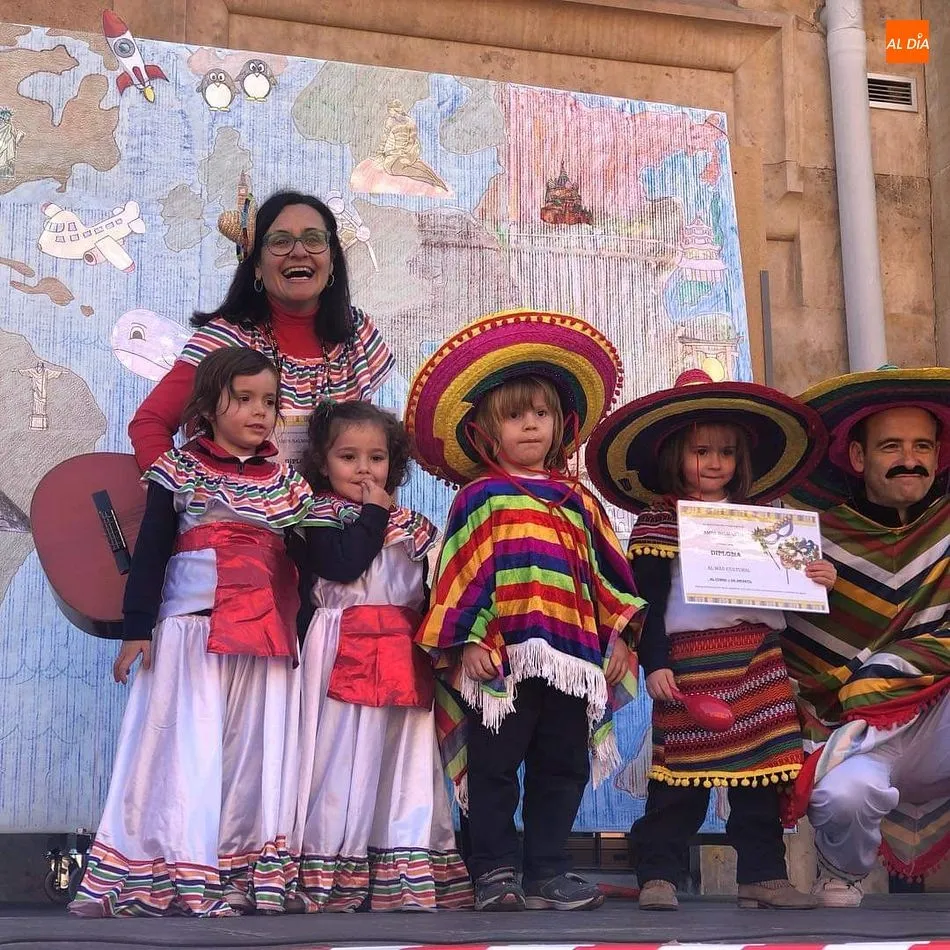 Foto 2 - El carnaval de Las Esclavas del Sagrado Coraz&oacute;n va de viaje hasta el parque Picasso