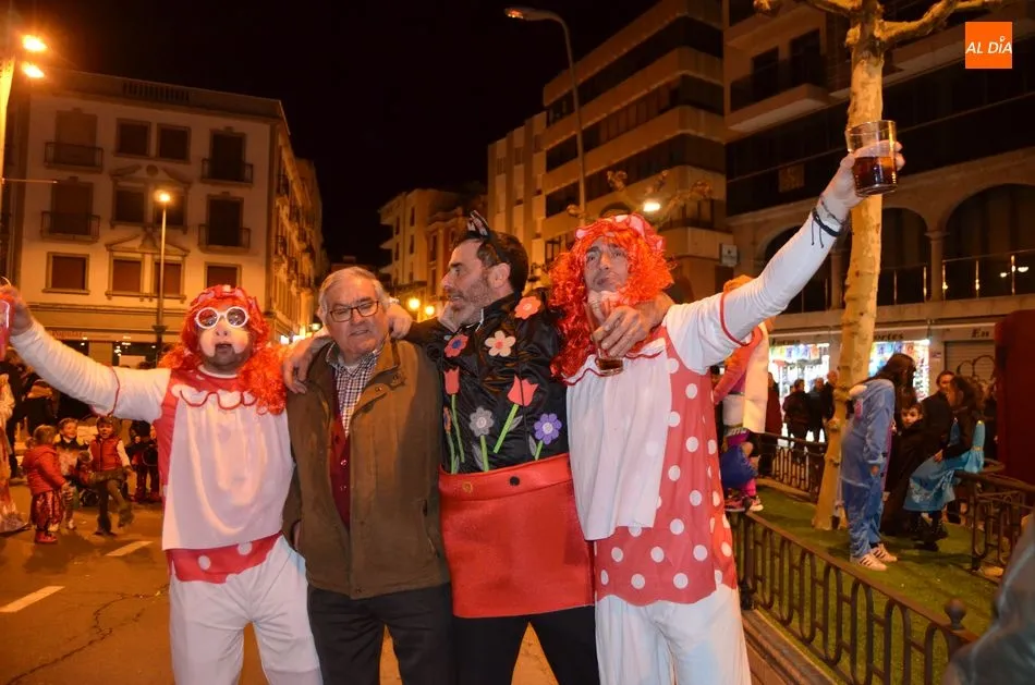 Foto 10 - El Carnaval bejarano otorga el primer premio de Grupos a &iquest;Qui&eacute;n es Qui&eacute;n?  