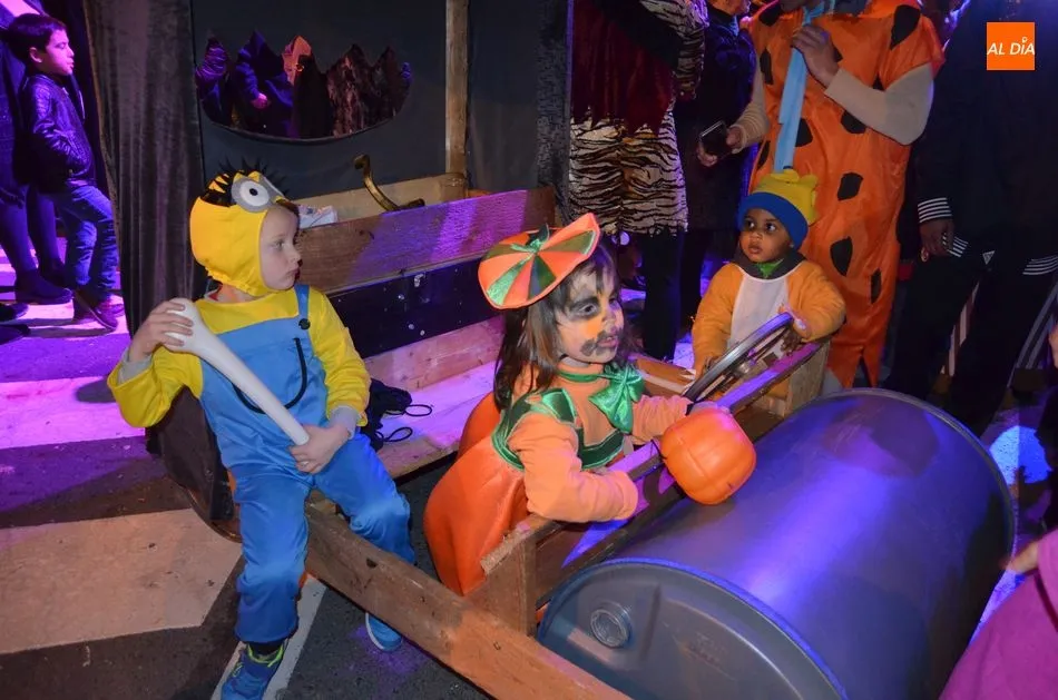 Foto 3 - El Carnaval bejarano otorga el primer premio de Grupos a &iquest;Qui&eacute;n es Qui&eacute;n?  