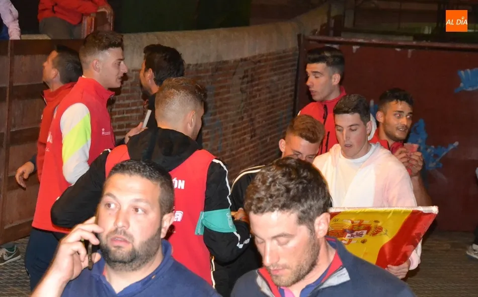 Foto 2 - El Toro del Antruejo y los Galache, que dejaron otro corneado, empalman con el Madrid-Bar&ccedil;a  