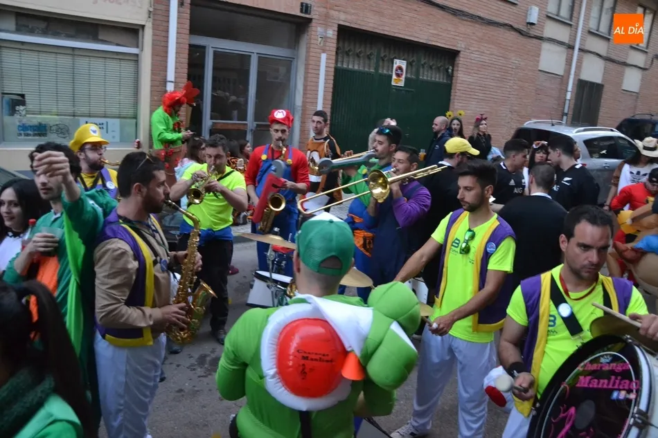 Foto 10 - El dictador Franco, entre los &lsquo;asistentes&rsquo; a la ruta callejera de los j&oacute;venes con Manliao  
