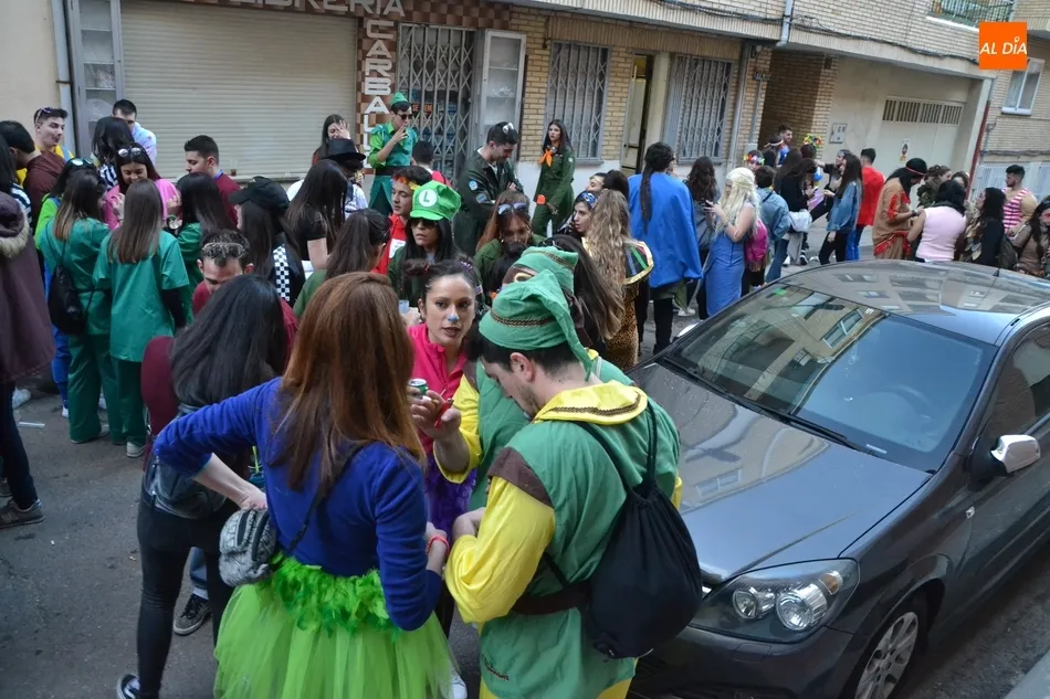 Foto 11 - El dictador Franco, entre los &lsquo;asistentes&rsquo; a la ruta callejera de los j&oacute;venes con Manliao  