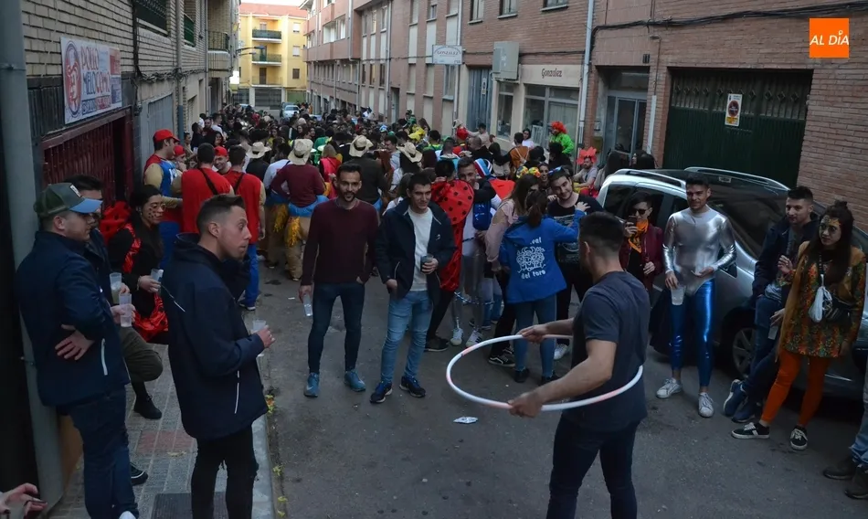 Foto 4 - El dictador Franco, entre los &lsquo;asistentes&rsquo; a la ruta callejera de los j&oacute;venes con Manliao  