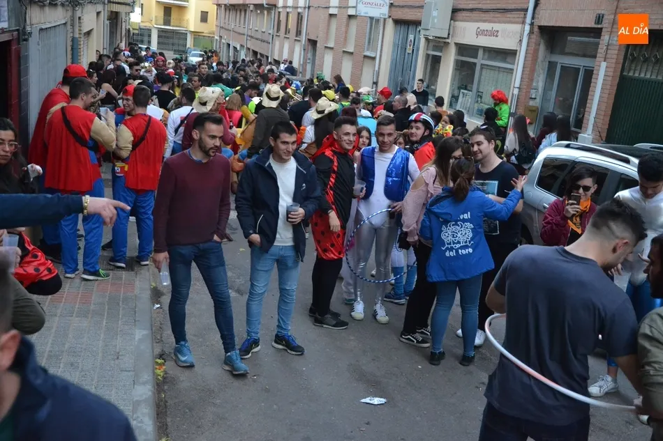 Foto 3 - El dictador Franco, entre los &lsquo;asistentes&rsquo; a la ruta callejera de los j&oacute;venes con Manliao  