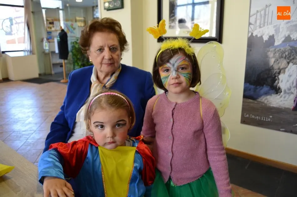 Foto 7 - M&aacute;s de 30 ni&ntilde;os han pasado por el taller de pintacaras de la Oficina de Turismo de B&eacute;jar  