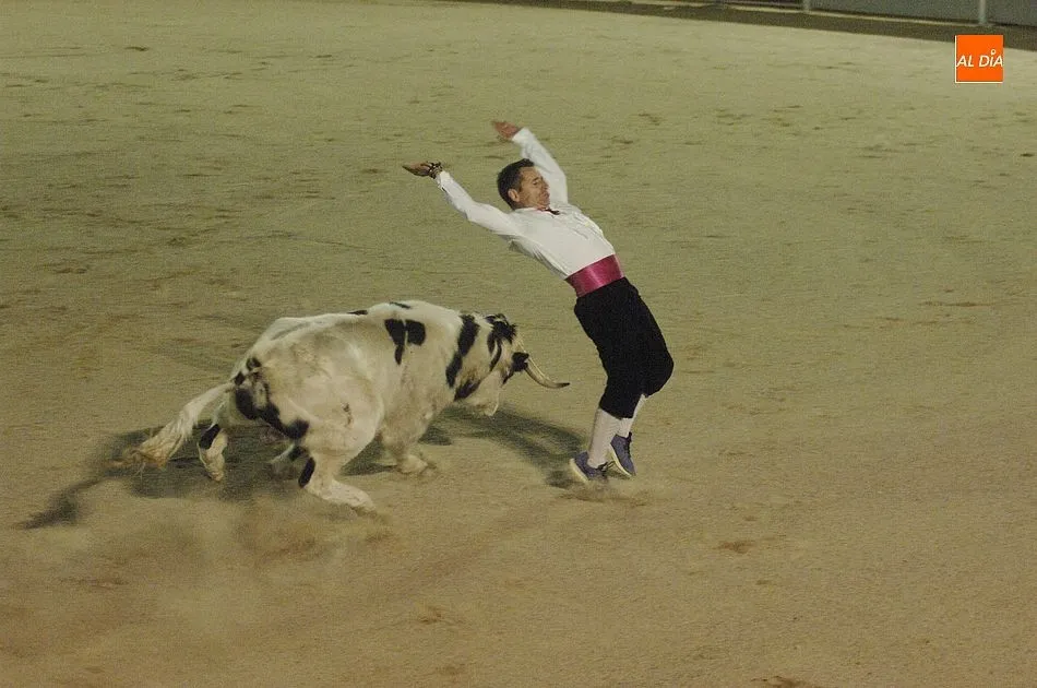 Foto 6 - Javier Pradanas se hace con la victoria en el VI Concurso de Recortes Goyesco  