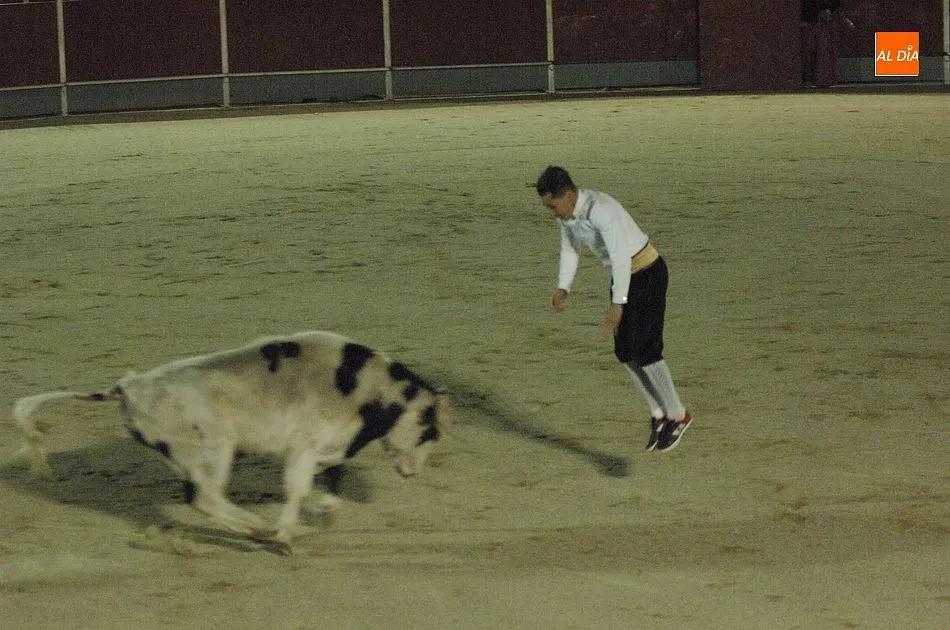 Foto 9 - Javier Pradanas se hace con la victoria en el VI Concurso de Recortes Goyesco  