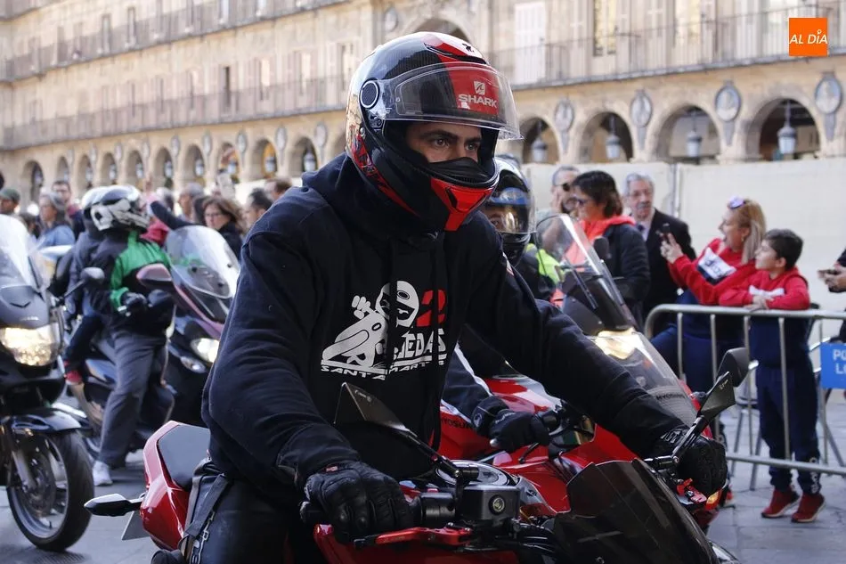 Foto 9 - Los motores rugen en la Plaza Mayor con la 16&ordf; Invernal Motorista