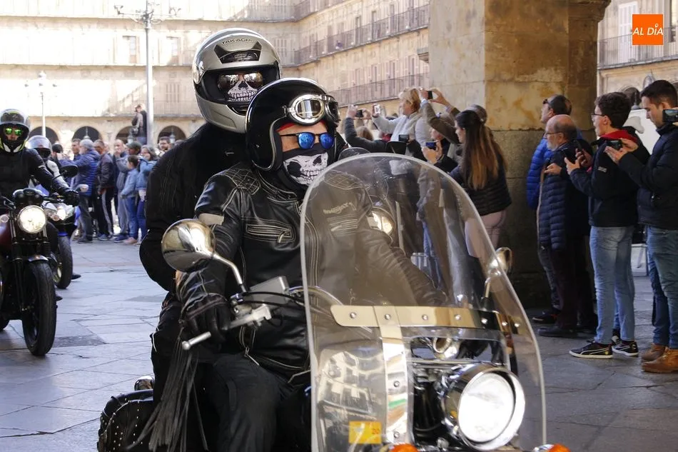 Foto 8 - Los motores rugen en la Plaza Mayor con la 16&ordf; Invernal Motorista