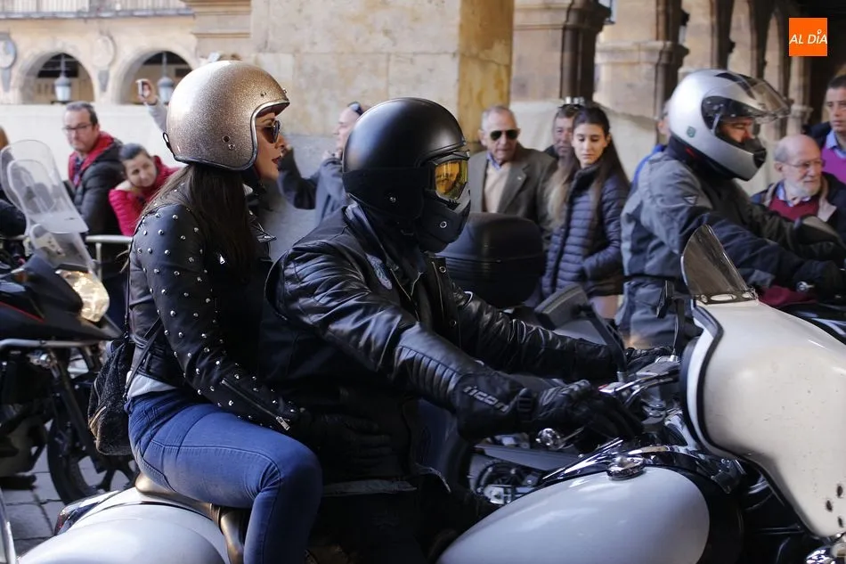 Foto 6 - Los motores rugen en la Plaza Mayor con la 16&ordf; Invernal Motorista