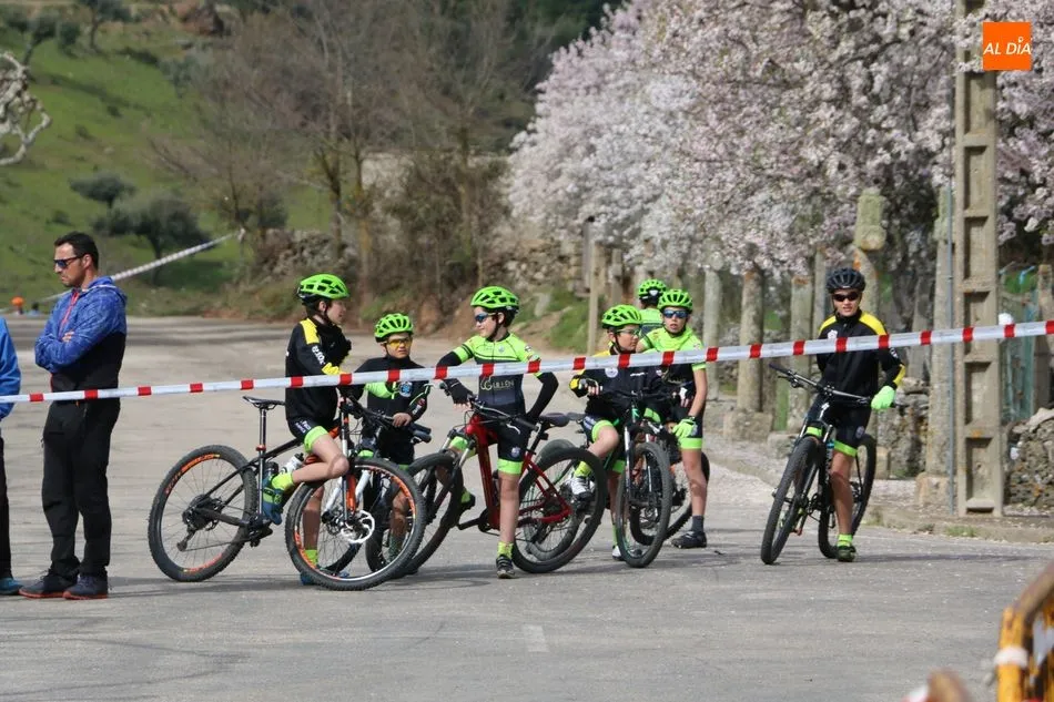 Foto 2 - I Open de Ciclismo BTT XCO Saucelle supera las expectativas con casi 450 participantes  