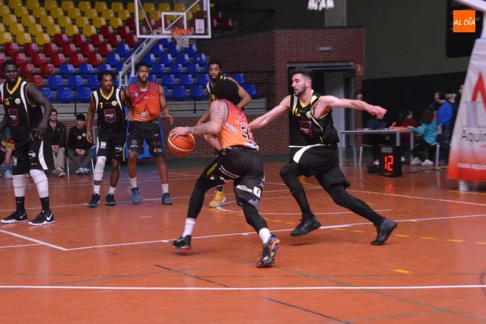 Foto 6 - Aquimisa Carbajosa recupera sensaciones frente al Innova Chef con una nueva victoria (80-49)