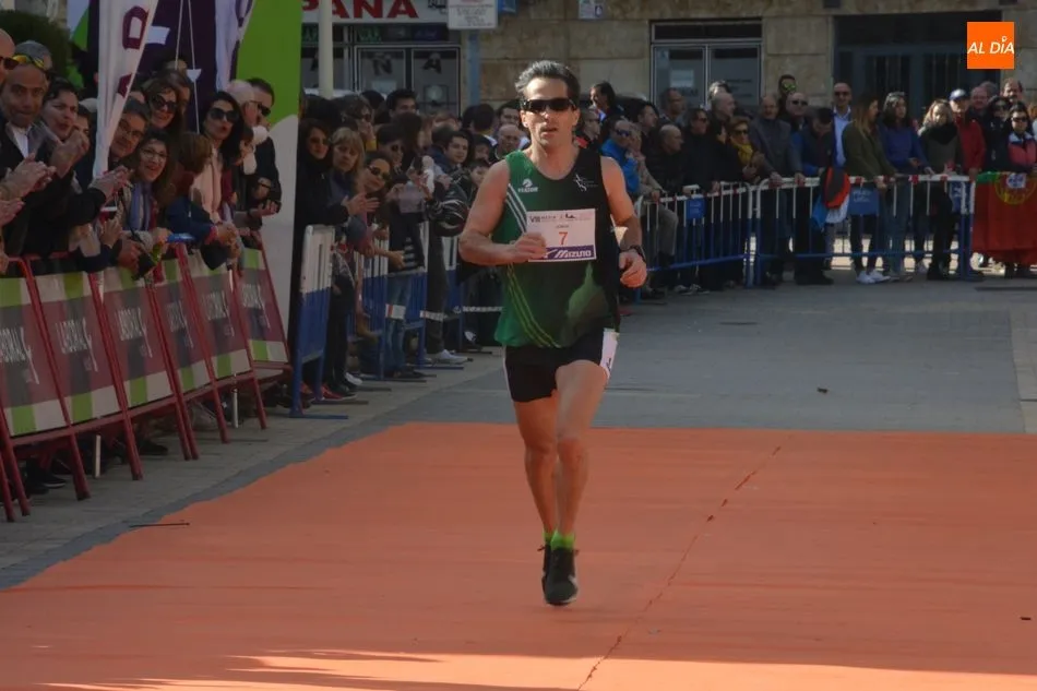 Foto 9 - Juan Bueno y M&oacute;nica Guti&eacute;rrez se imponen en una Media Marat&oacute;n con m&aacute;s de 3.000 corredores