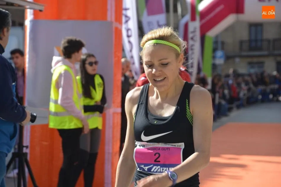 Foto 7 - Juan Bueno y M&oacute;nica Guti&eacute;rrez se imponen en una Media Marat&oacute;n con m&aacute;s de 3.000 corredores
