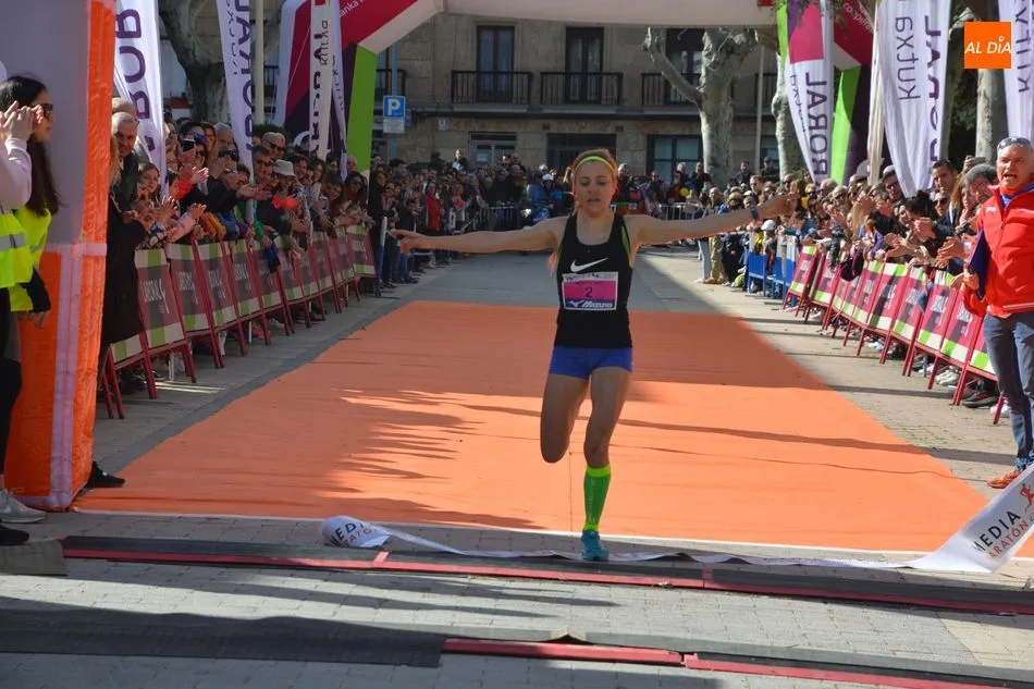 Foto 5 - Juan Bueno y M&oacute;nica Guti&eacute;rrez se imponen en una Media Marat&oacute;n con m&aacute;s de 3.000 corredores