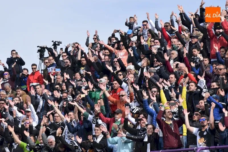 Foto 11 - Molina rescata un punto para Unionistas en la &uacute;ltima jugada del partido ante el Valladolid &lsquo;B&rsquo; ...