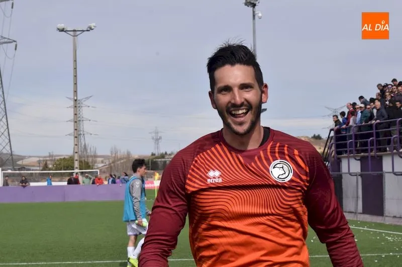 Foto 10 - Molina rescata un punto para Unionistas en la &uacute;ltima jugada del partido ante el Valladolid &lsquo;B&rsquo; ...