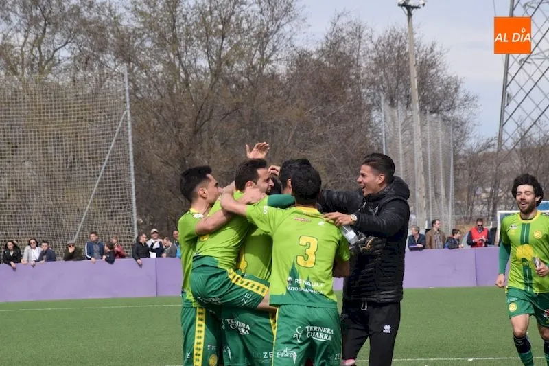 Foto 8 - Molina rescata un punto para Unionistas en la &uacute;ltima jugada del partido ante el Valladolid &lsquo;B&rsquo; ...