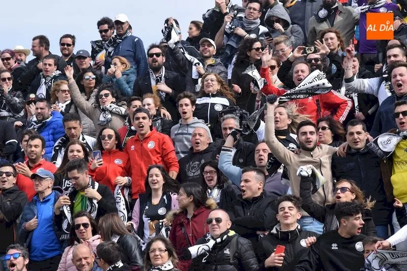 Foto 6 - Molina rescata un punto para Unionistas en la &uacute;ltima jugada del partido ante el Valladolid &lsquo;B&rsquo; ...