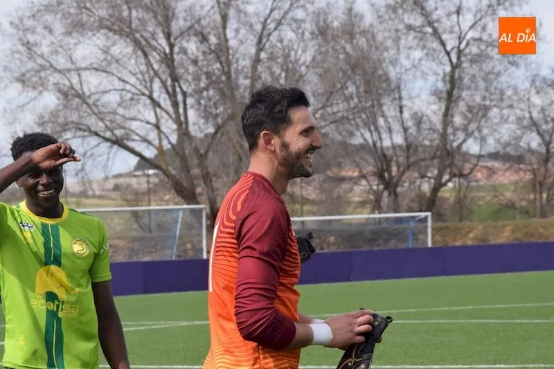 Foto 4 - Molina rescata un punto para Unionistas en la &uacute;ltima jugada del partido ante el Valladolid &lsquo;B&rsquo; ...