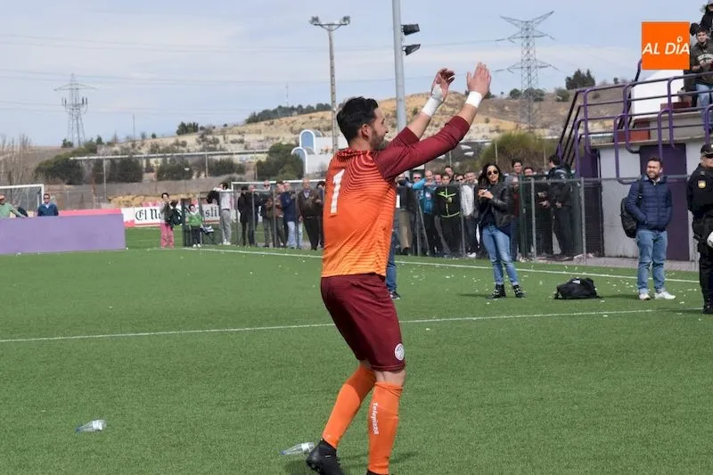 Foto 3 - Molina rescata un punto para Unionistas en la &uacute;ltima jugada del partido ante el Valladolid &lsquo;B&rsquo; ...