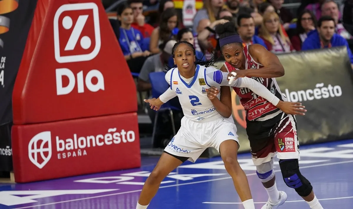 Foto 5 - Avenida supera al Uni Girona en la final y entra en la historia de la Copa de la Reina (71-79)