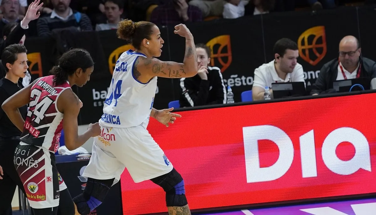 Foto 8 - Avenida supera al Uni Girona en la final y entra en la historia de la Copa de la Reina (71-79)