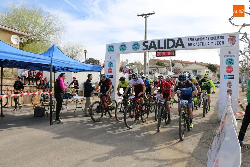 Foto 5 - Mois&eacute;s Due&ntilde;as se impone en Saucelle en la segunda prueba del I Open BTT de Castilla y Le&oacute;n  